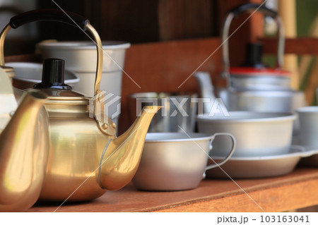 レトロな生活雑貨　アルマイトのヤカン、食器 103163041