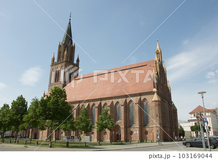 北ドイツ、ノイブランデンブルクの旧市街内にあるマリエン教会の中はコンサートホールになっている 北ドイツ、ノイブランデンブルクの旧市街内にあるマリエン教会の中はコンサートホールになっている 103169044