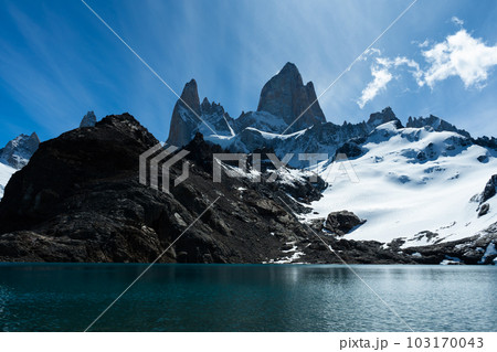 Mount Fitz Roy and Lake Laguna de los Tres. Patagonia, Argentina. 103170043