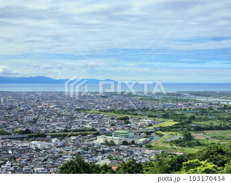 雨上がり町景色と駿河湾 雨上がり町景色と駿河湾 103170434