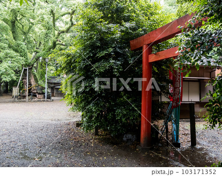 【箕曲中松原神社】境内の稲荷神社 【箕曲中松原神社】境内の稲荷神社 103171352