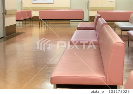 病院待合スペースの椅子 病院待合スペースの椅子 103172028