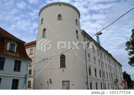 北欧バルト三国ラトビアの首都リガ 世界遺産リガ旧市街歴史地区にあり現在は大統領府となっているリガ城 北欧バルト三国ラトビアの首都リガ 世界遺産リガ旧市街歴史地区にあり現在は大統領府となっているリガ城 103177156