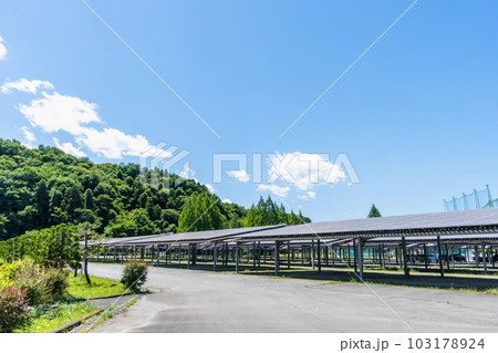 空地を転用した太陽光発電システム 空地を転用した太陽光発電システム 103178924