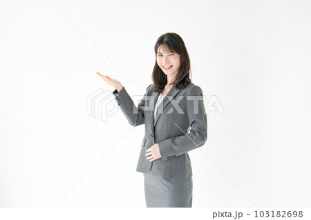 ビジネス 女性 手かざし ビジネス 女性 手かざし 103182698