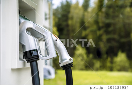 Charging station for electric cars. Types and connectors of ports for charging vehicles. Charging station for electric cars. Types and connectors of ports for charging vehicles. 103182954