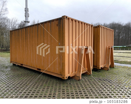 Yard waste dumpster. Construction dumpster for bulky household waste or loaded dumpster 103183286