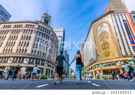 日本の東京都市景観 5類移行から2週…銀座もマ無しが増…“脱コロナ”へ＝5月21日（ホコ天実施） 103185931