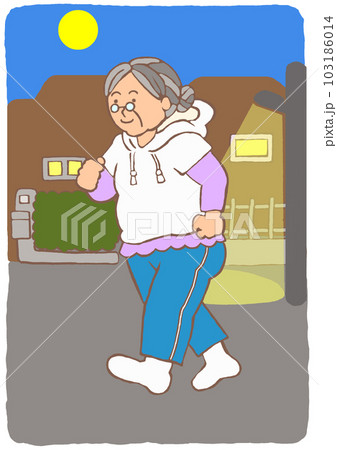 認知症予防　夜間に近所をウォーキングする高齢女性のイラスト 103186014