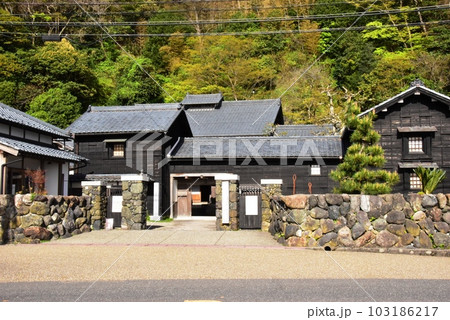 南越前町 河野北前船主通り(北前船主の館)入口 南越前町 河野北前船主通り(北前船主の館)入口 103186217