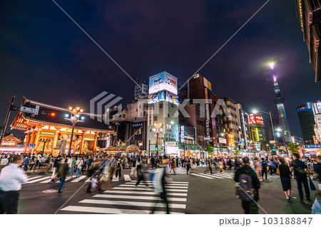 日本の東京都市景観 三社祭4年ぶり完全復活!雷門に神輿が入った後も賑わいが続く…=5月21日・最終日 日本の東京都市景観 三社祭4年ぶり完全復活!雷門に神輿が入った後も賑わいが続く…=5月21日・最終日 103188847