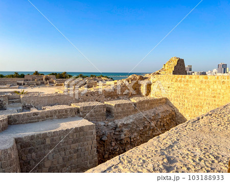 Qalat al-Bahrain - Bahrain fort. High quality photo 103188933