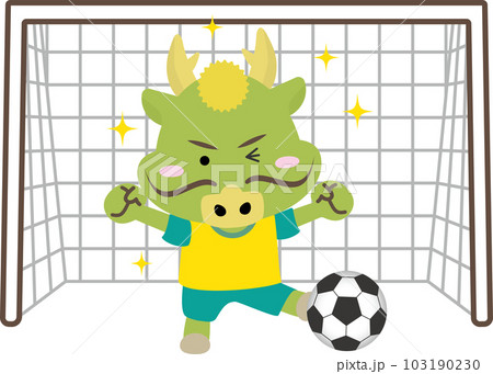 サッカーを前にプレーする辰年のかわいい龍のイラスト 103190230