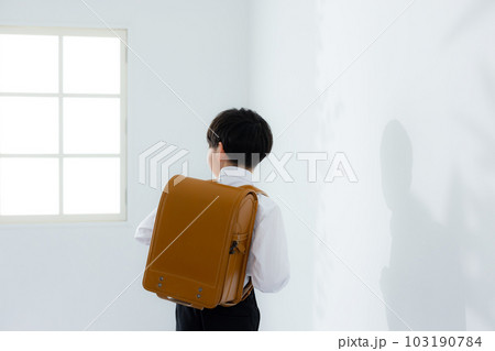 小学生の男の子 小学生の男の子 103190784