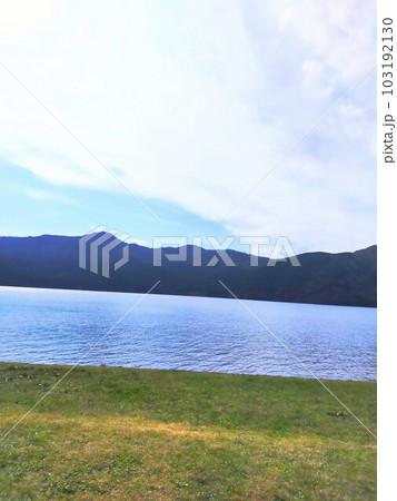 湖畔の風景 湖畔の風景 103192130