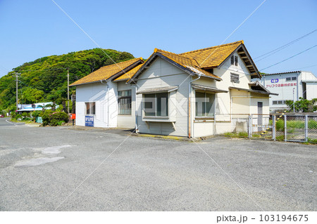 長門粟野駅(山陰本線・JR西日本) 長門粟野駅(山陰本線・JR西日本) 103194675