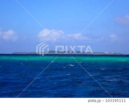 鳩間ブルーの海 103195111