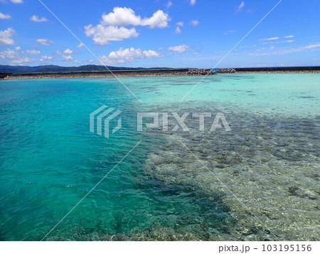 鳩間ブルーの海 103195156