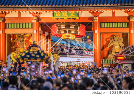日本の東京都市景観 三社祭4年ぶり完全復活!…宮入りへ。熱気あふれる浅草寺前…=5月21日・最終日 日本の東京都市景観 三社祭4年ぶり完全復活!…宮入りへ。熱気あふれる浅草寺前…=5月21日・最終日 103196653