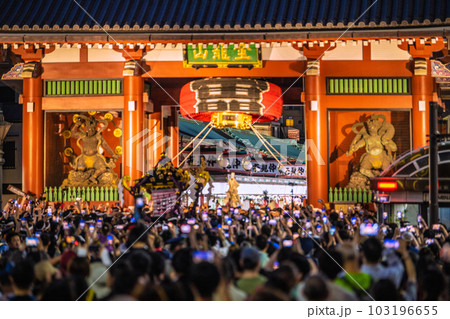 日本の東京都市景観 三社祭4年ぶり完全復活!…宮入りへ。熱気あふれる浅草寺前…=5月21日・最終日 日本の東京都市景観 三社祭4年ぶり完全復活!…宮入りへ。熱気あふれる浅草寺前…=5月21日・最終日 103196655