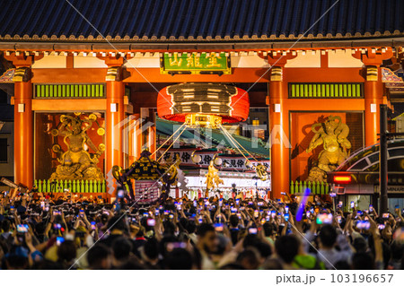 日本の東京都市景観 三社祭4年ぶり完全復活!…宮入りへ。熱気あふれる浅草寺前…=5月21日・最終日 日本の東京都市景観 三社祭4年ぶり完全復活!…宮入りへ。熱気あふれる浅草寺前…=5月21日・最終日 103196657