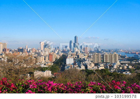 台湾 高雄市、寿山情人観景台から見る街並み 台湾 高雄市、寿山情人観景台から見る街並み 103199578