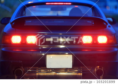 車のテールランプ 103201899