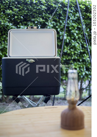 キャンプ　クーラーボックスのイメージ画像 103202502