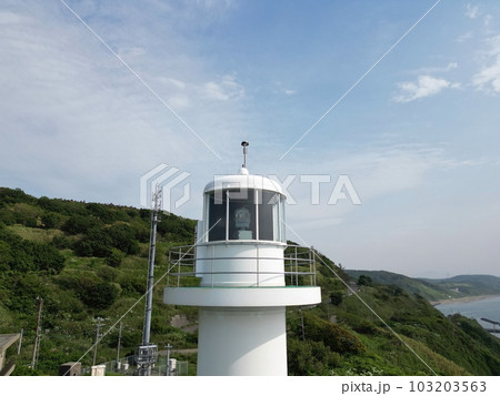 新潟　柏崎　椎谷鼻灯台（ドローン空撮） 103203563