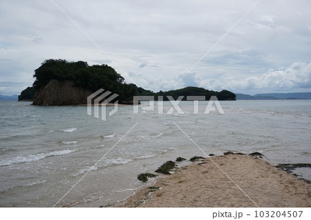 満潮のエンジェルロードと弁天島 満潮のエンジェルロードと弁天島 103204507
