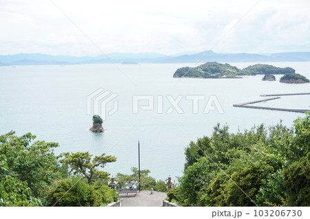 小豆島の富岡八幡神社から見る瀬戸内海 小豆島の富岡八幡神社から見る瀬戸内海 103206730