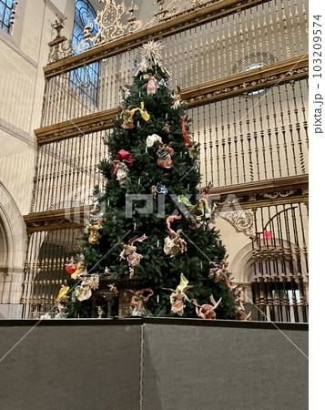 ニューヨーク メトロポリタン美術館 クリスマスツリー ニューヨーク メトロポリタン美術館 クリスマスツリー 103209574