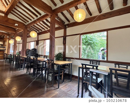 韓国ソウル、仁寺洞の韓屋ハノク 韓国ソウル、仁寺洞の韓屋ハノク 103210678