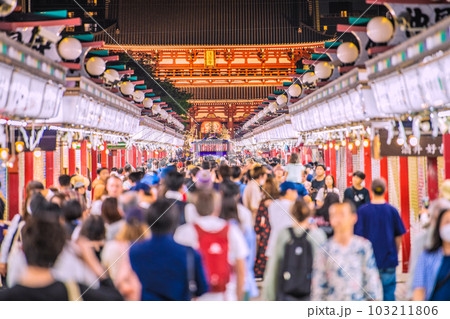 日本の東京都市景観 三社祭4年ぶり完全復活!…宮入りへ。仲見世に入った神輿=5月21日・最終日 日本の東京都市景観 三社祭4年ぶり完全復活!…宮入りへ。仲見世に入った神輿=5月21日・最終日 103211806