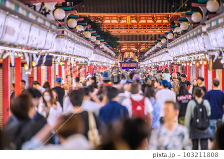 日本の東京都市景観 三社祭4年ぶり完全復活!…宮入りへ。仲見世に入った神輿=5月21日・最終日 日本の東京都市景観 三社祭4年ぶり完全復活!…宮入りへ。仲見世に入った神輿=5月21日・最終日 103211808
