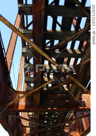 晴海橋梁　下から 103212630