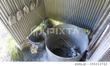 キャンプ場の灰捨て場 103212712