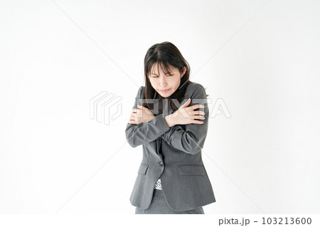 女性 発熱 寒気 風邪 女性 発熱 寒気 風邪 103213600