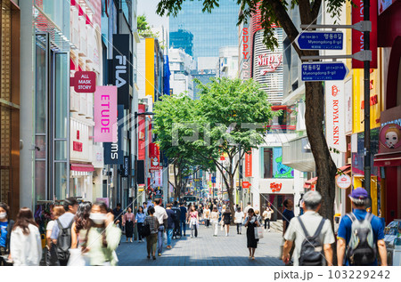 ソウル　明洞　※一部ソフトフォーカス 103229242