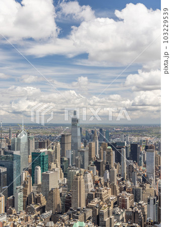 Manhattan skyline in New York 103229539