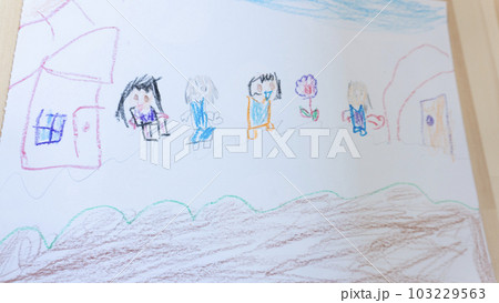 子供が描いた家族の絵 子供が描いた家族の絵 103229563