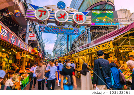 日本の東京都市景観 5類移行から2週間近く…上野のアメ横もマ無しの方が増…感染爆発は無い=5月21日 日本の東京都市景観 5類移行から2週間近く…上野のアメ横もマ無しの方が増…感染爆発は無い=5月21日 103232565