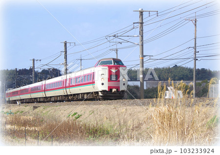 直線区間を高速で通過する特急やくも号：ノーマル編成（イラスト風） 103233924