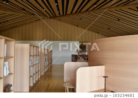 茅ケ崎市博物館　図書スペース 103234681