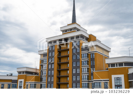 New modern building with view to central Barnaul city. 103236229