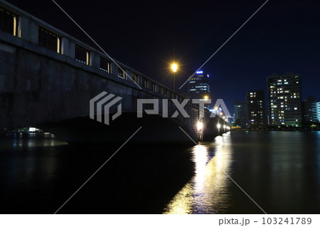 新潟　新潟市　萬代橋の夜景 103241789