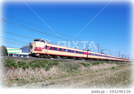 直線区間を高速で通過する特急やくも号：国鉄色リバイバル編成（イラスト風） 103246116