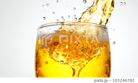 キンキンに冷えた黄金色の生ビール きめ細やかな泡立ち Generative AI キンキンに冷えた黄金色の生ビール きめ細やかな泡立ち Generative AI 103246792