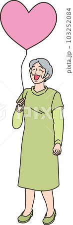 ハートの風船を持った笑顔の人たち_カラー_高齢女性_全身 103252084