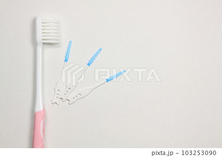 口腔ケアで虫歯予防 口腔ケアで虫歯予防 103253090